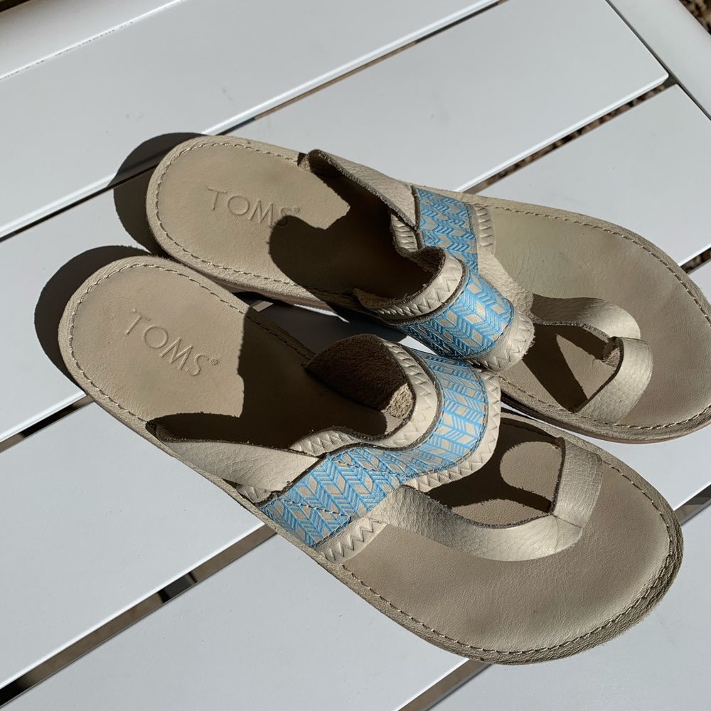 Toms Isabela white cream and blue leather flip flops 8 - Picture 6 of 10
